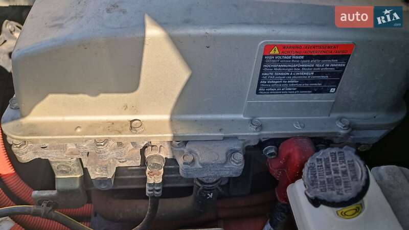 Хэтчбек Nissan Leaf 2015 в Ивано-Франковске