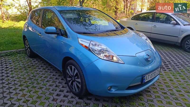 Хэтчбек Nissan Leaf 2015 в Ивано-Франковске