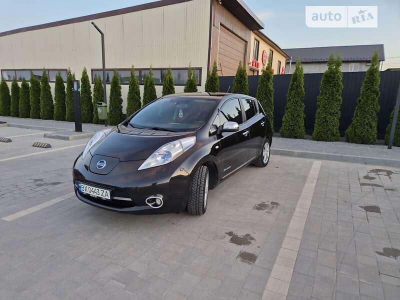 Хетчбек Nissan Leaf 2013 в Кам'янець-Подільському