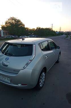 Хэтчбек Nissan Leaf 2015 в Николаеве