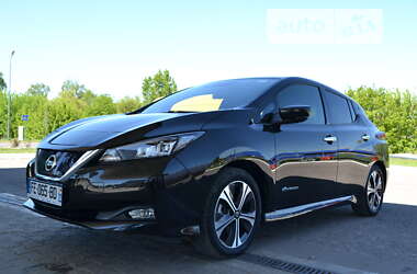 Хетчбек Nissan Leaf 2019 в Дубні