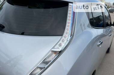 Хетчбек Nissan Leaf 2013 в Запоріжжі