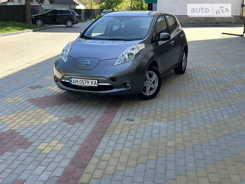 Хетчбек Nissan Leaf 2014 в Звягелі