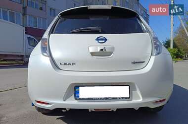 Хэтчбек Nissan Leaf 2015 в 