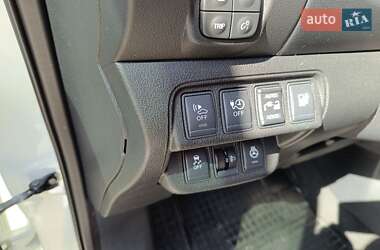 Хэтчбек Nissan Leaf 2015 в 