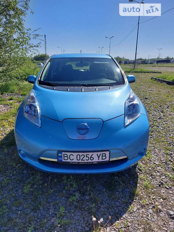 Хэтчбек Nissan Leaf 2014 в Львове