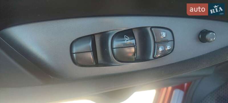 Хэтчбек Nissan Leaf 2014 в Киеве фото 16 Хэтчбек Nissan Leaf 2014 в Киеве