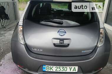 Хэтчбек Nissan Leaf 2014 в Ирпене