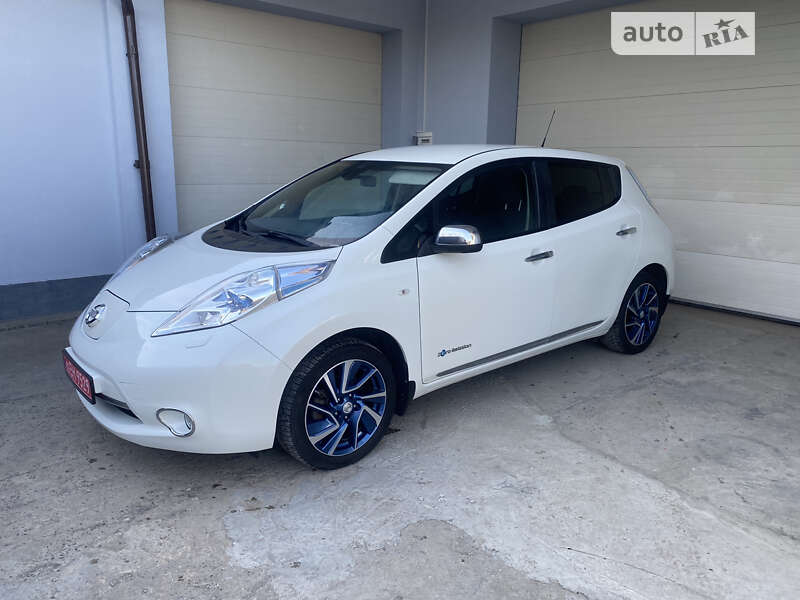 Хэтчбек Nissan Leaf 2017 в Черновцах