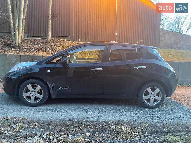 Хэтчбек Nissan Leaf 2012 в Виннице