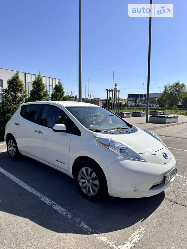 Хэтчбек Nissan Leaf 2013 в Киеве