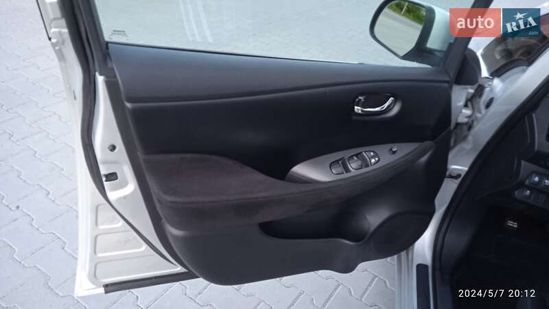 Хэтчбек Nissan Leaf 2014 в Немирове