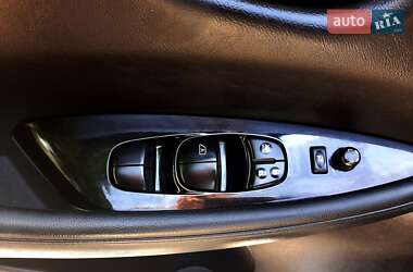Хэтчбек Nissan Leaf 2014 в Днепре