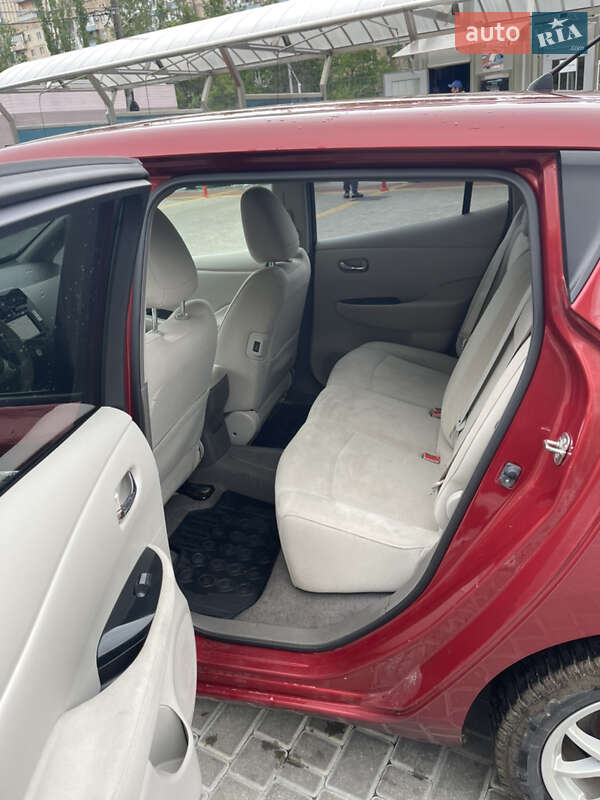 Хэтчбек Nissan Leaf 2011 в Одессе фото 3 Хэтчбек Nissan Leaf 2011 в Одессе