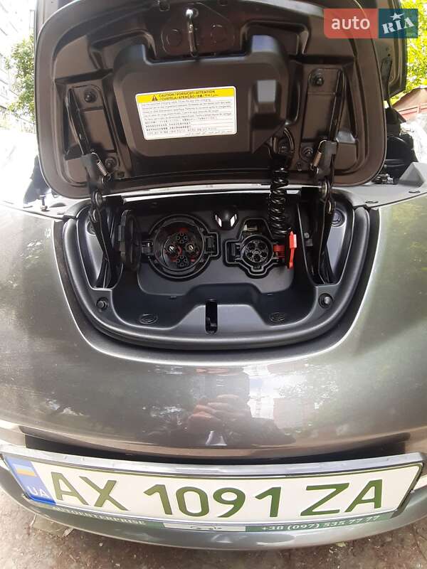 Хэтчбек Nissan Leaf 2014 в Хмельницком
