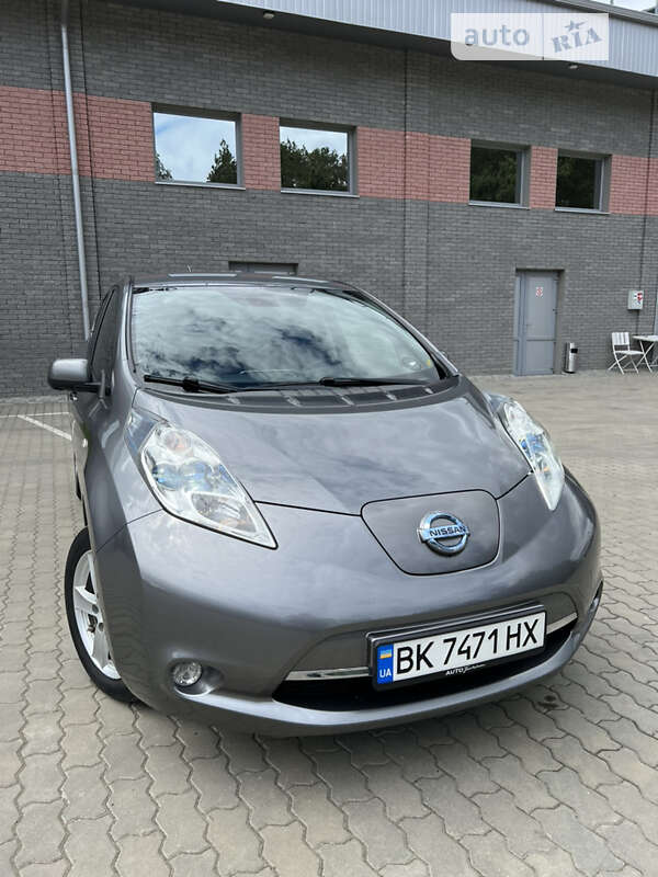 Хэтчбек Nissan Leaf 2014 в Костополе