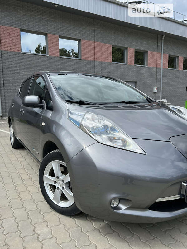 Хэтчбек Nissan Leaf 2014 в Костополе