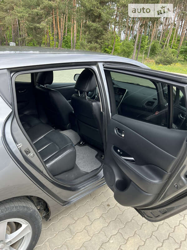Хэтчбек Nissan Leaf 2014 в Костополе