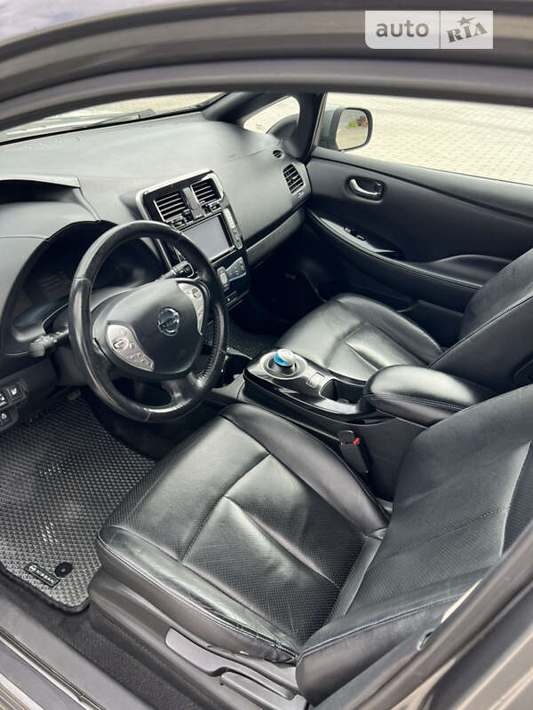 Хэтчбек Nissan Leaf 2014 в Костополе