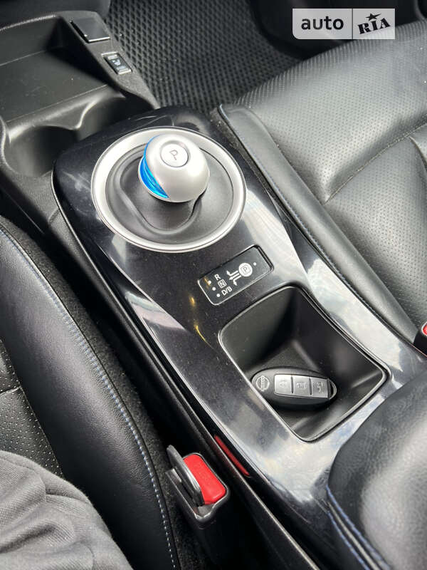 Хэтчбек Nissan Leaf 2014 в Костополе