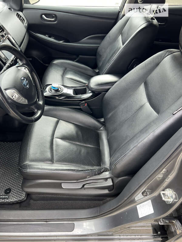 Хэтчбек Nissan Leaf 2014 в Костополе