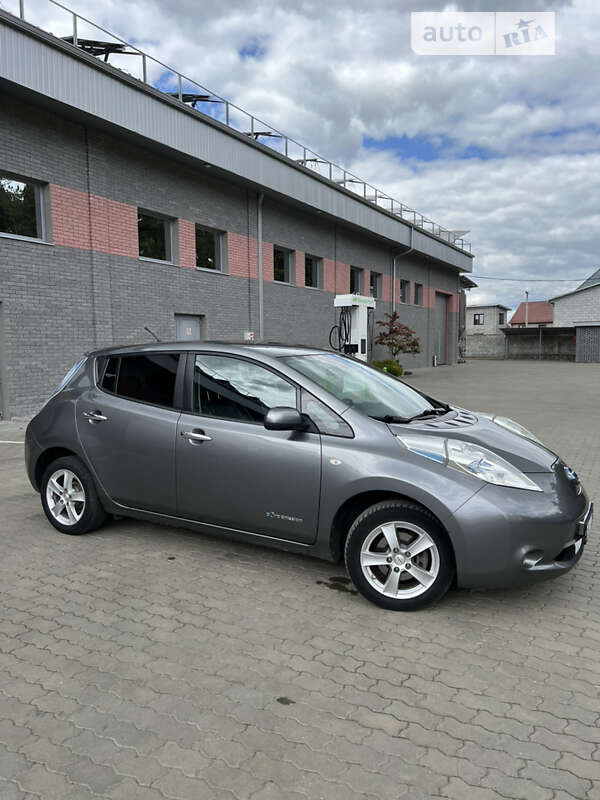 Хэтчбек Nissan Leaf 2014 в Костополе