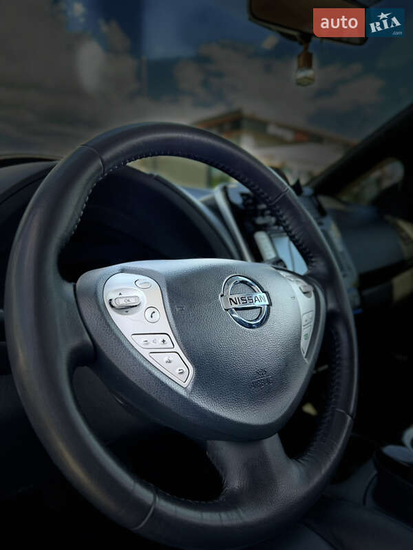 Хэтчбек Nissan Leaf 2016 в Мукачево