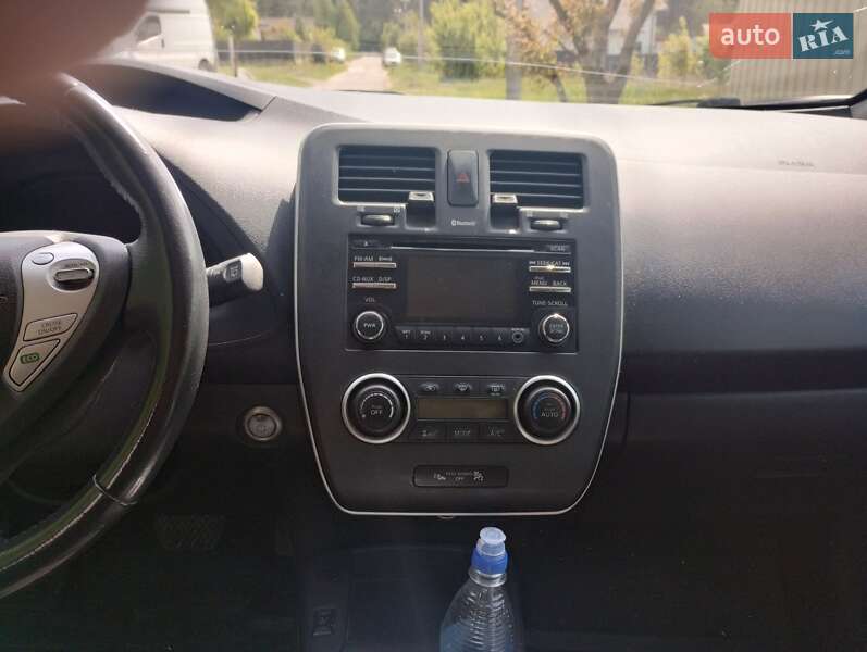 Хэтчбек Nissan Leaf 2015 в Киеве