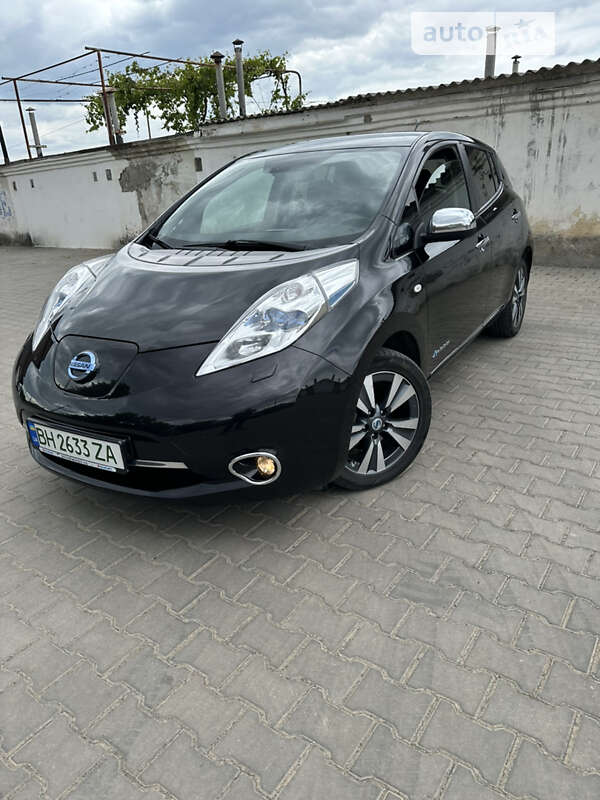 Хетчбек Nissan Leaf 2013 в Ізмаїлі