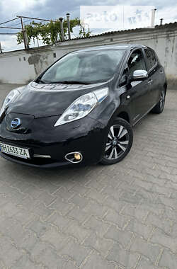 Хетчбек Nissan Leaf 2013 в Ізмаїлі