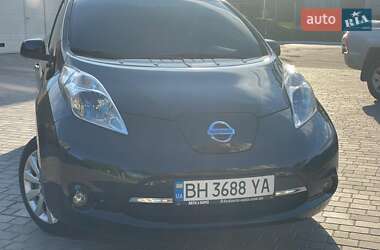 Хэтчбек Nissan Leaf 2014 в 