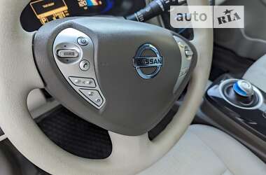 Хэтчбек Nissan Leaf 2011 в Луцке