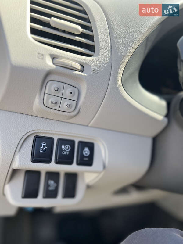 Хэтчбек Nissan Leaf 2012 в Сокирянах