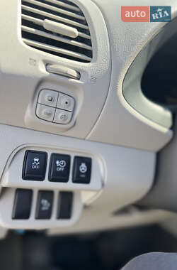 Хэтчбек Nissan Leaf 2012 в 