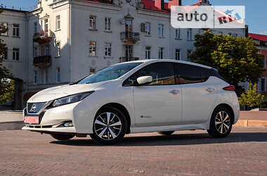 Хэтчбек Nissan Leaf 2018 в Чернигове