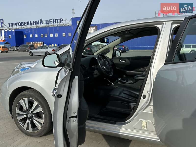 Хетчбек Nissan Leaf 2015 в Вінниці