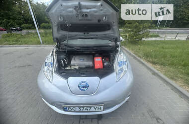 Хэтчбек Nissan Leaf 2014 в Львове