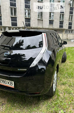 Хетчбек Nissan Leaf 2014 в Дніпрі