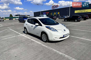 Хэтчбек Nissan Leaf 2015 в Киеве