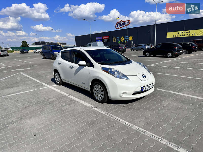 Хэтчбек Nissan Leaf 2015 в Киеве