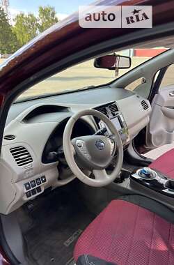 Хэтчбек Nissan Leaf 2016 в Валках