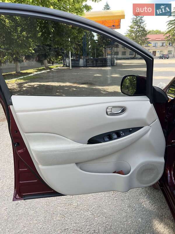 Хетчбек Nissan Leaf 2016 в Валках фото 14 Хетчбек Nissan Leaf 2016 в Валках