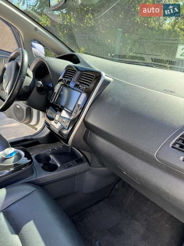 Хэтчбек Nissan Leaf 2016 в Одессе фото 2 Хэтчбек Nissan Leaf 2016 в Одессе