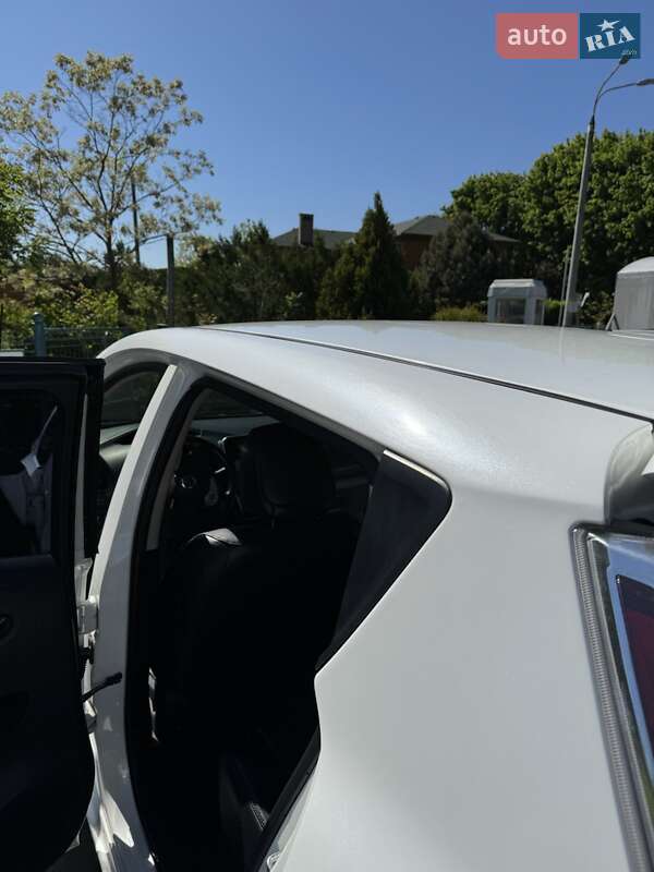 Хэтчбек Nissan Leaf 2016 в Одессе фото 3 Хэтчбек Nissan Leaf 2016 в Одессе