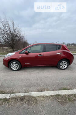 Хэтчбек Nissan Leaf 2014 в Прилуках