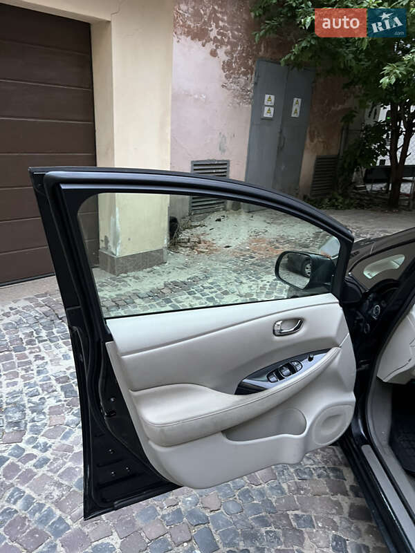 Хетчбек Nissan Leaf 2011 в Львові фото 30 Хетчбек Nissan Leaf 2011 в Львові