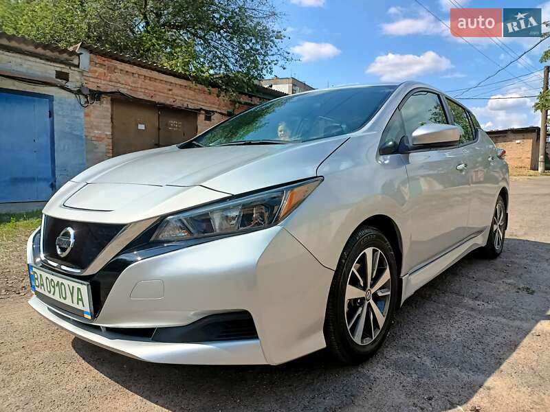 Хэтчбек Nissan Leaf 2022 в Александрие