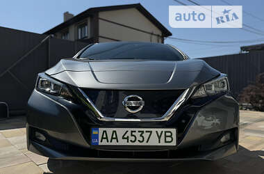 Хэтчбек Nissan Leaf 2022 в Киеве