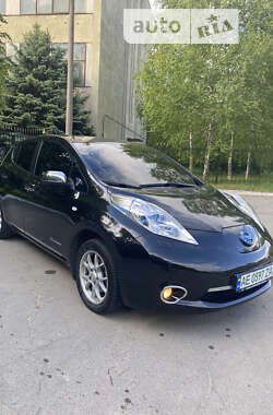 Хетчбек Nissan Leaf 2013 в Дніпрі