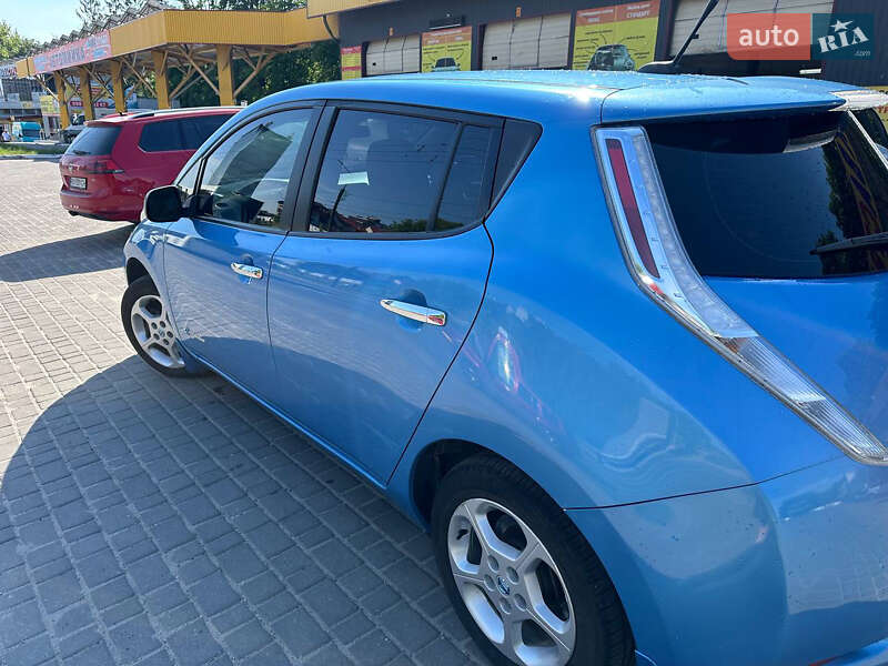 Хэтчбек Nissan Leaf 2014 в Тернополе